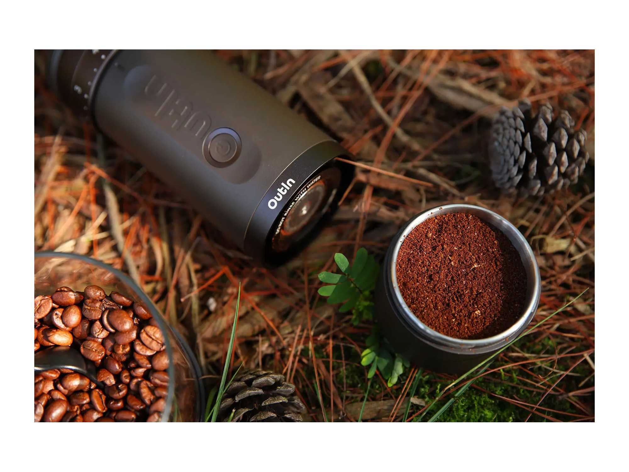 Portable battery-powered electric coffee grinder with 28 grind setting